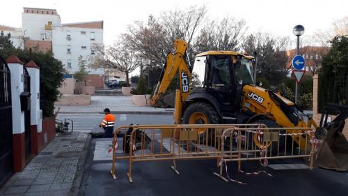 Socamex soluciona las averías a causa de la rotura de la tubería de la calle Viñas