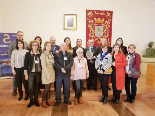 El alcalde recibe a Mariano Barbacid, director del Centro Nacional de Investigaciones Oncológicas