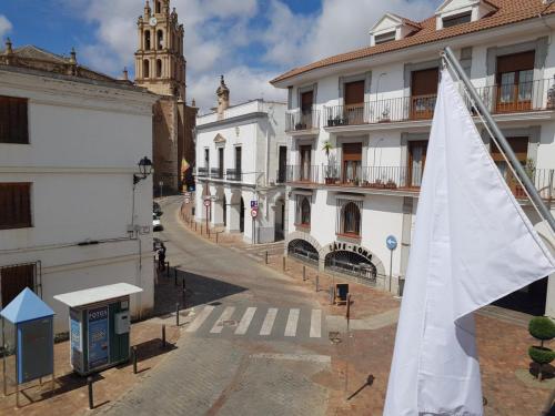 Almendralejo se suma a la campaña en reconocimiento del Derecho de las Personas Refugiadas