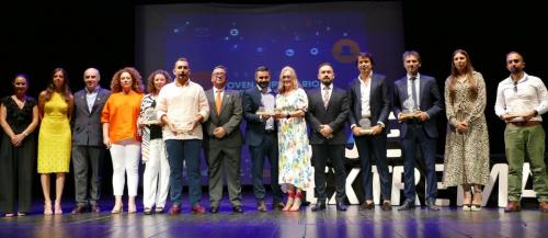 El Ayuntamiento recibe una mención especial de los Jóvenes Empresarios de Extremadura