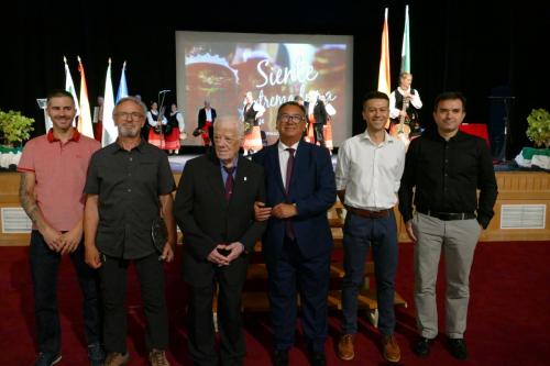 El Ayuntamiento celebra el Día de Extremadura con reconocimientos en el Teatro Carolina Coronado