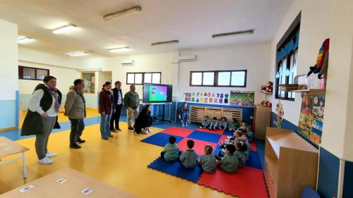 El alcalde visita el CEIP José de Espronceda para conocer al implantación de diferentes programas