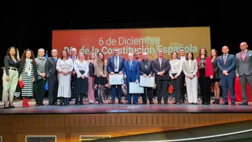 El Ayuntamiento entrega las Medallas de Almendralejo y nombra Hijo Predilecto a Antonio Díaz