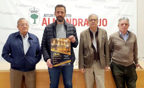 El Círculo Mercantil homenajea al tenor Paco Ortiz con una placa y un concierto este domingo en el Teatro Carolina Coronado