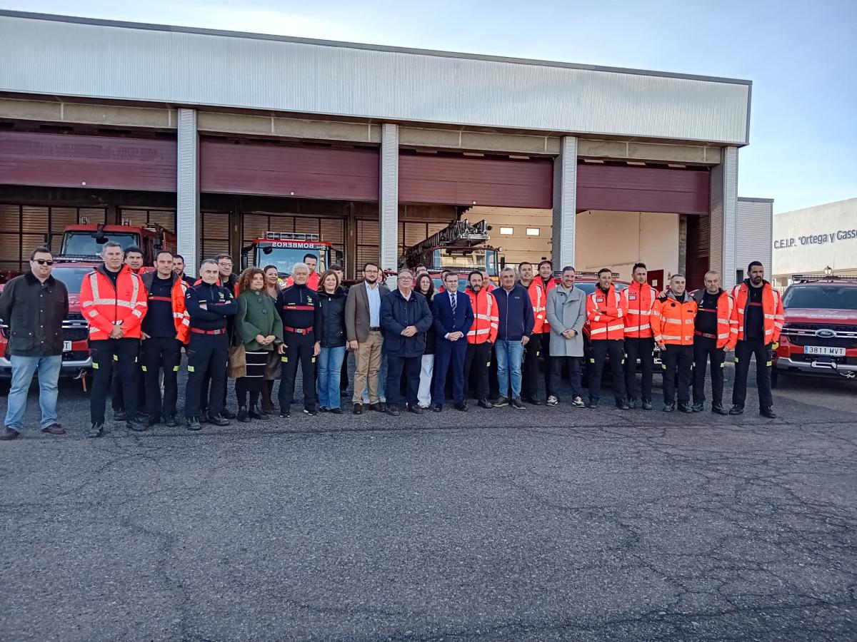 El parque de bomberos cuenta con un nuevo vehículo tipo pick-up